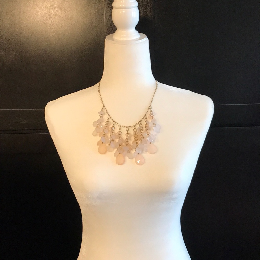NWOT- Beautiful necklace!! Never worn!